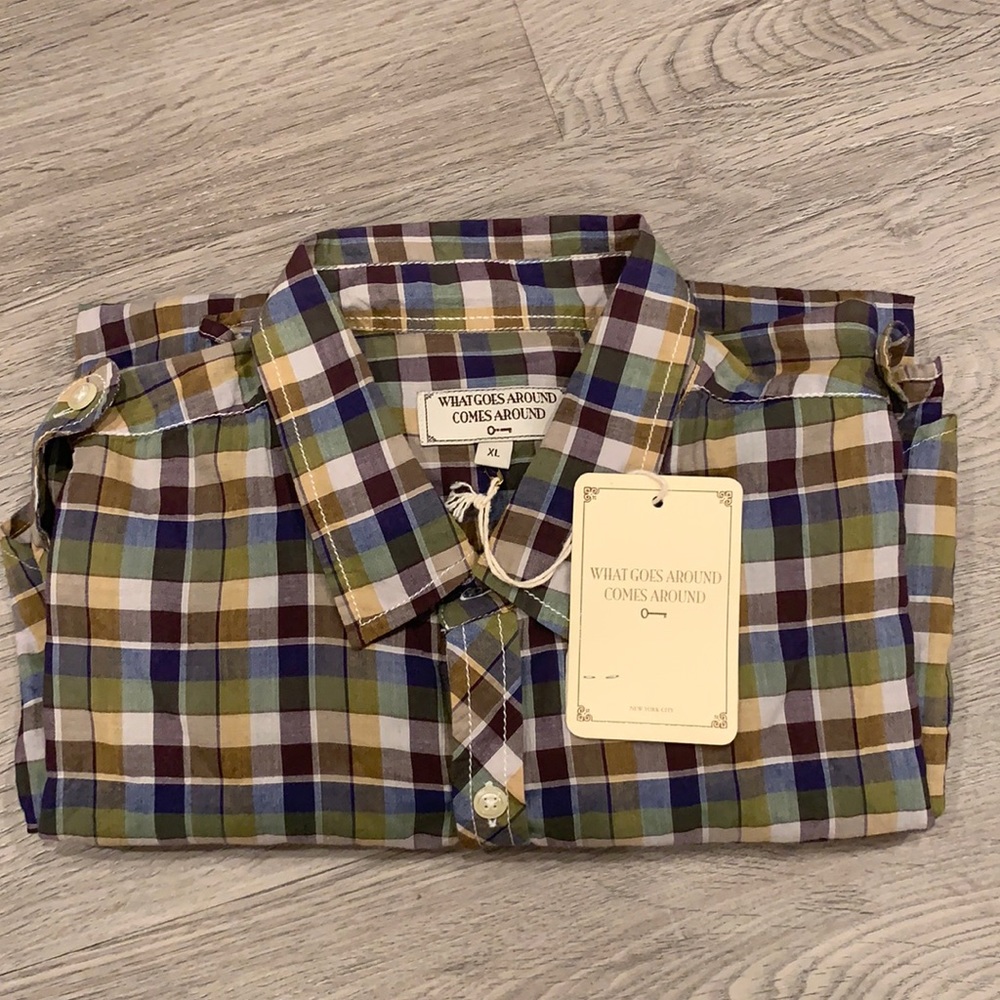 🚨NWT🚨What Goes Around Comes Around Button Down